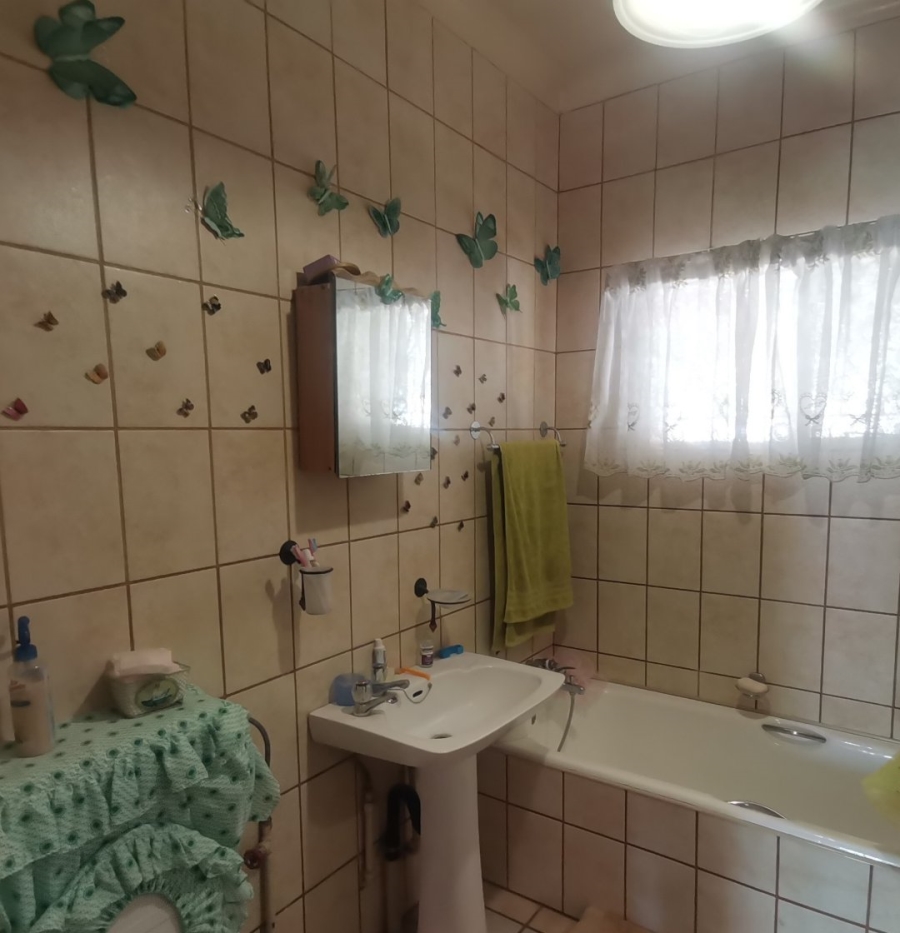 5 Bedroom Property for Sale in Senekal Free State
